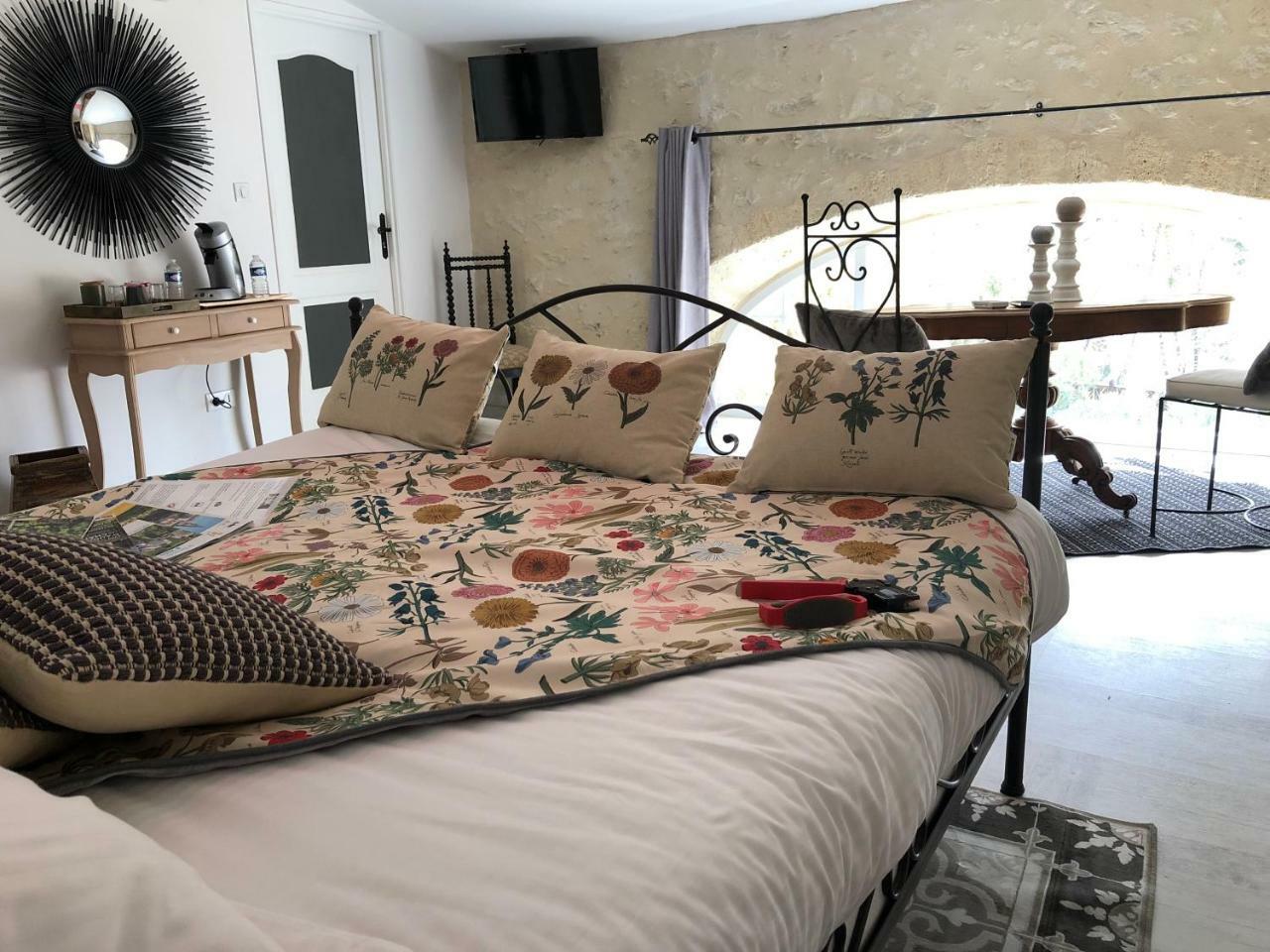 Bed and Breakfast L'Ilot Vignes Rauzan Exterior foto